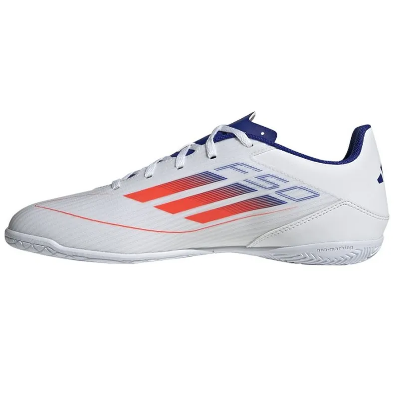 Chaussures de football Adidas F50 Club en IF1345 blanche