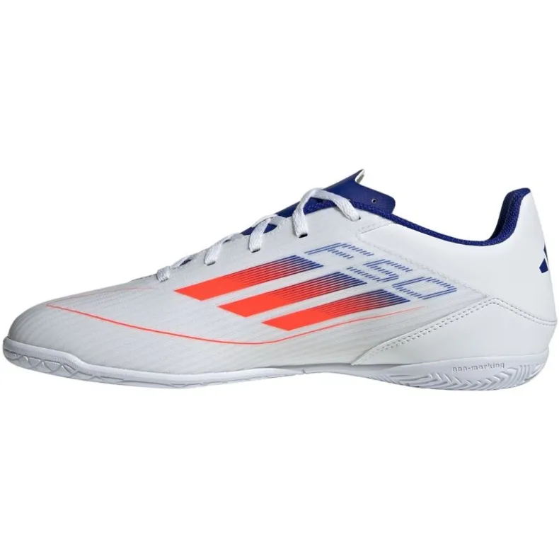 Chaussures de football Adidas F50 Club en IF1345 blanche