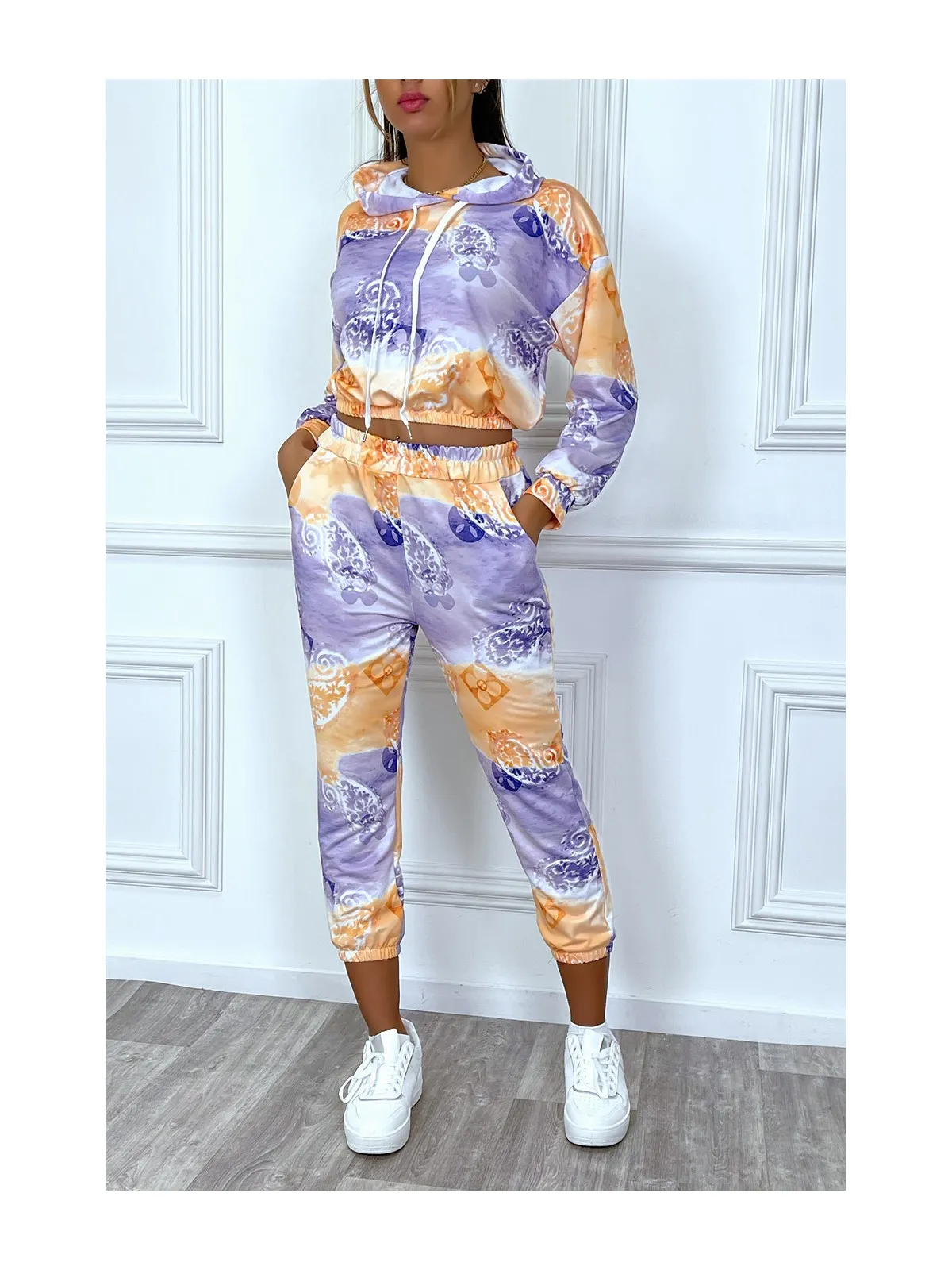 Ensemble jogging tie and dye violet avec crop sweat et jogging