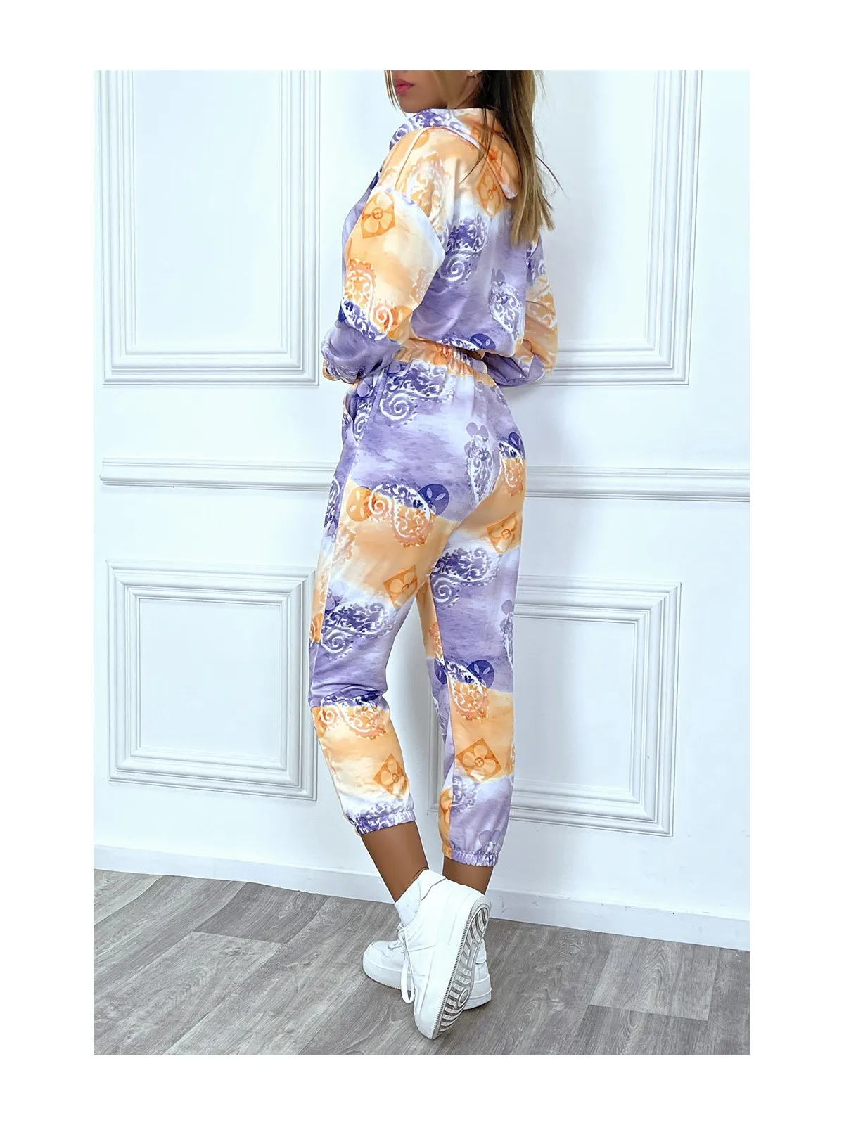 Ensemble jogging tie and dye violet avec crop sweat et jogging