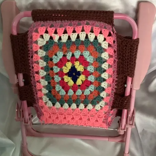 Exclusif .chic chaise pliante au crochet ,acrylique multicolore pour petite princesse .idéal pour cadeau