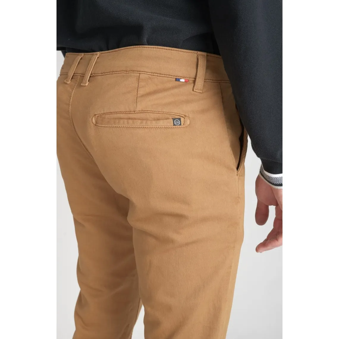 Pantalon chino Jogg Kurt camel blanc en coton | 3 Suisses