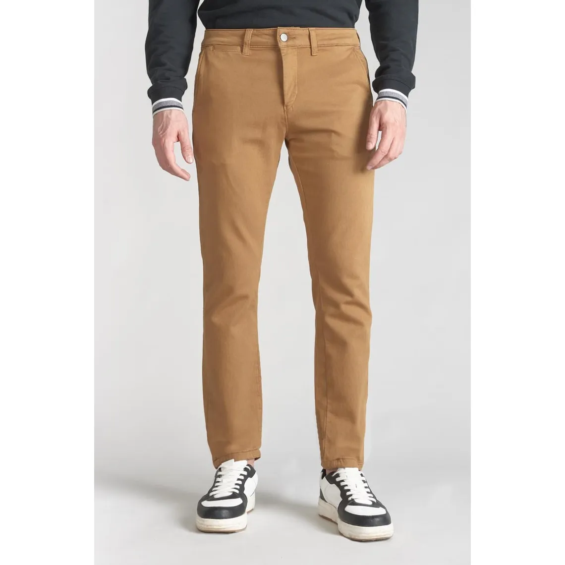 Pantalon chino Jogg Kurt camel blanc en coton | 3 Suisses