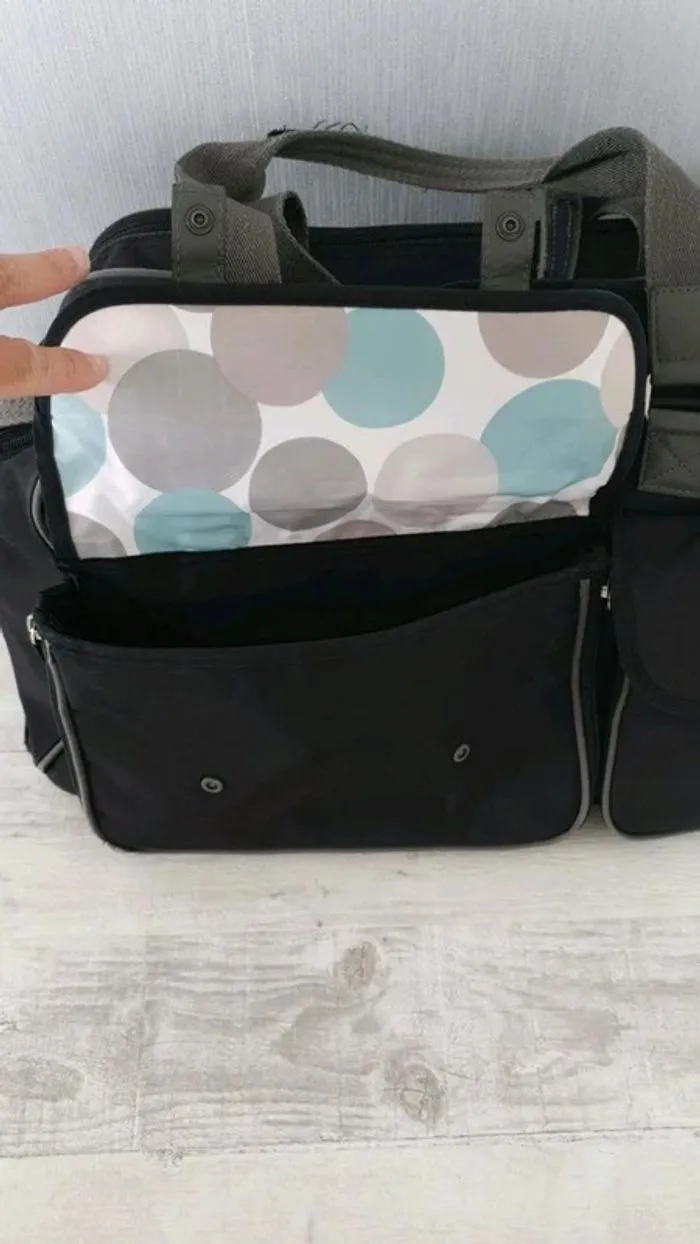 Sac à langer et ses nombreux accessoires (accessoires neuf) - Vertbaudet | Beebs