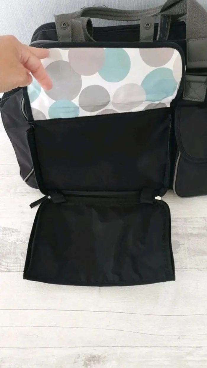 Sac à langer et ses nombreux accessoires (accessoires neuf) - Vertbaudet | Beebs