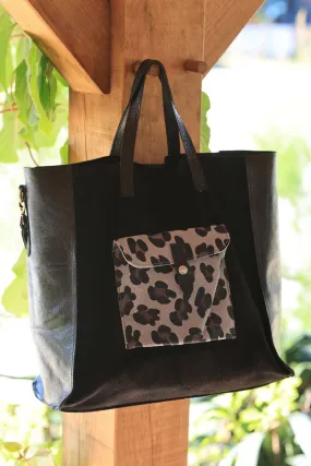 Sac à main en cuir velours noir poche motif léopard anse brillante