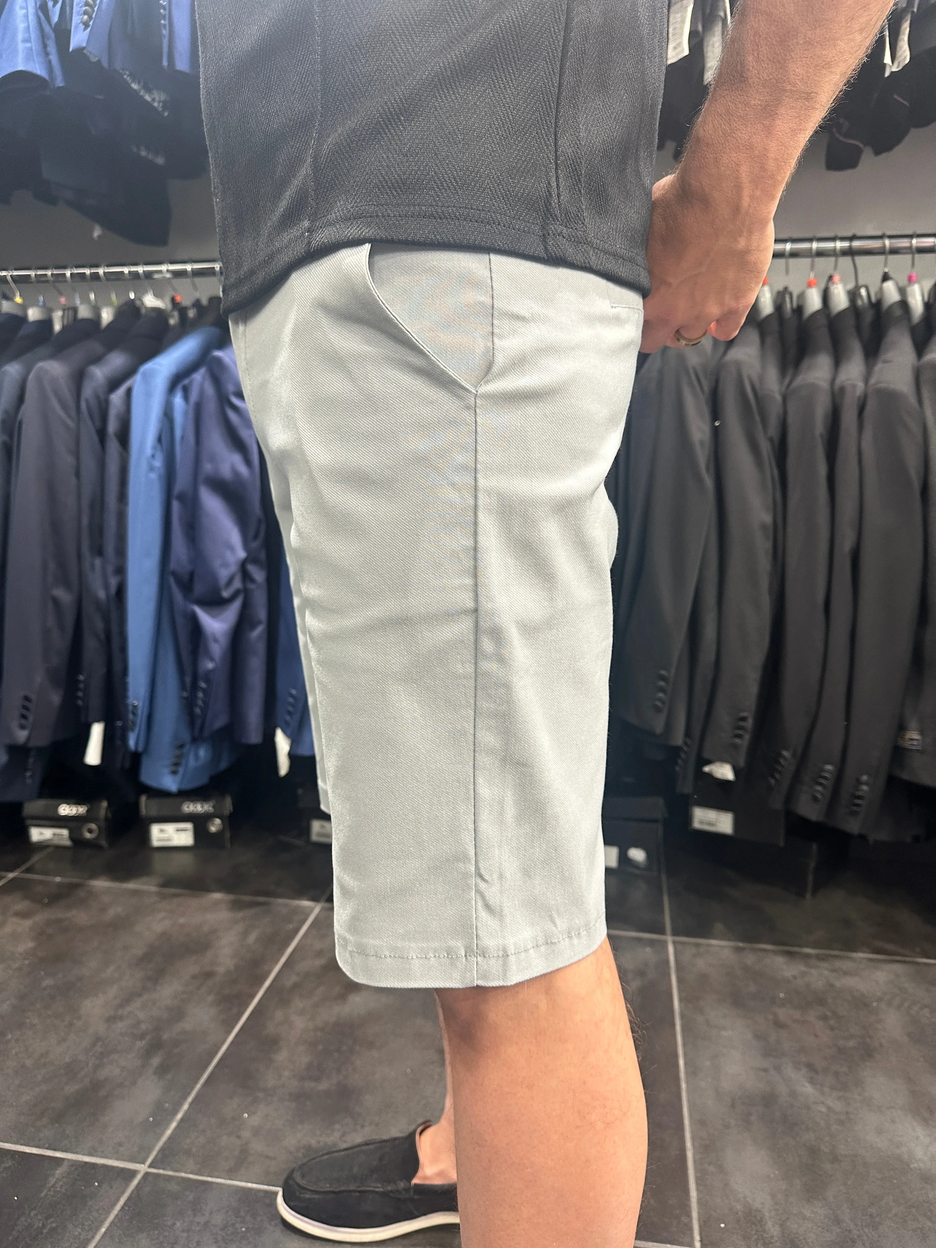 Short chino uni gris clair