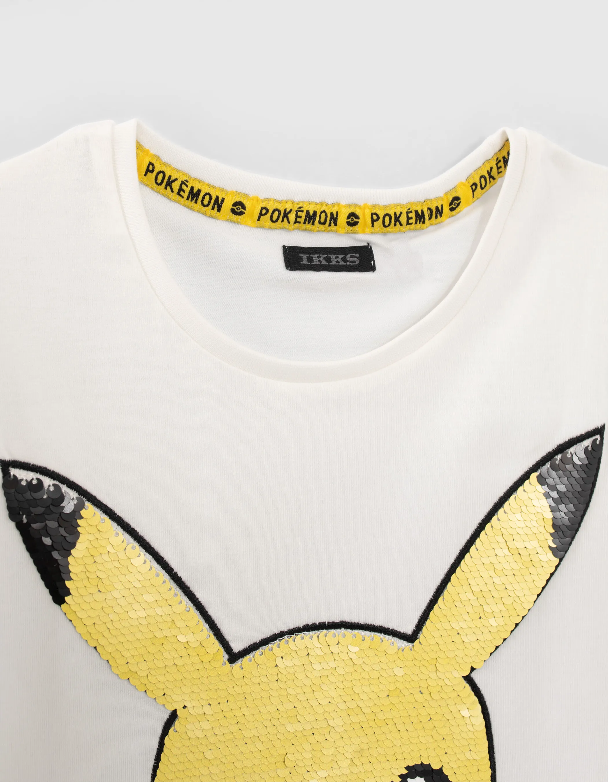 T-shirt POKEMON blanc Pikachu sequins réversibles fille