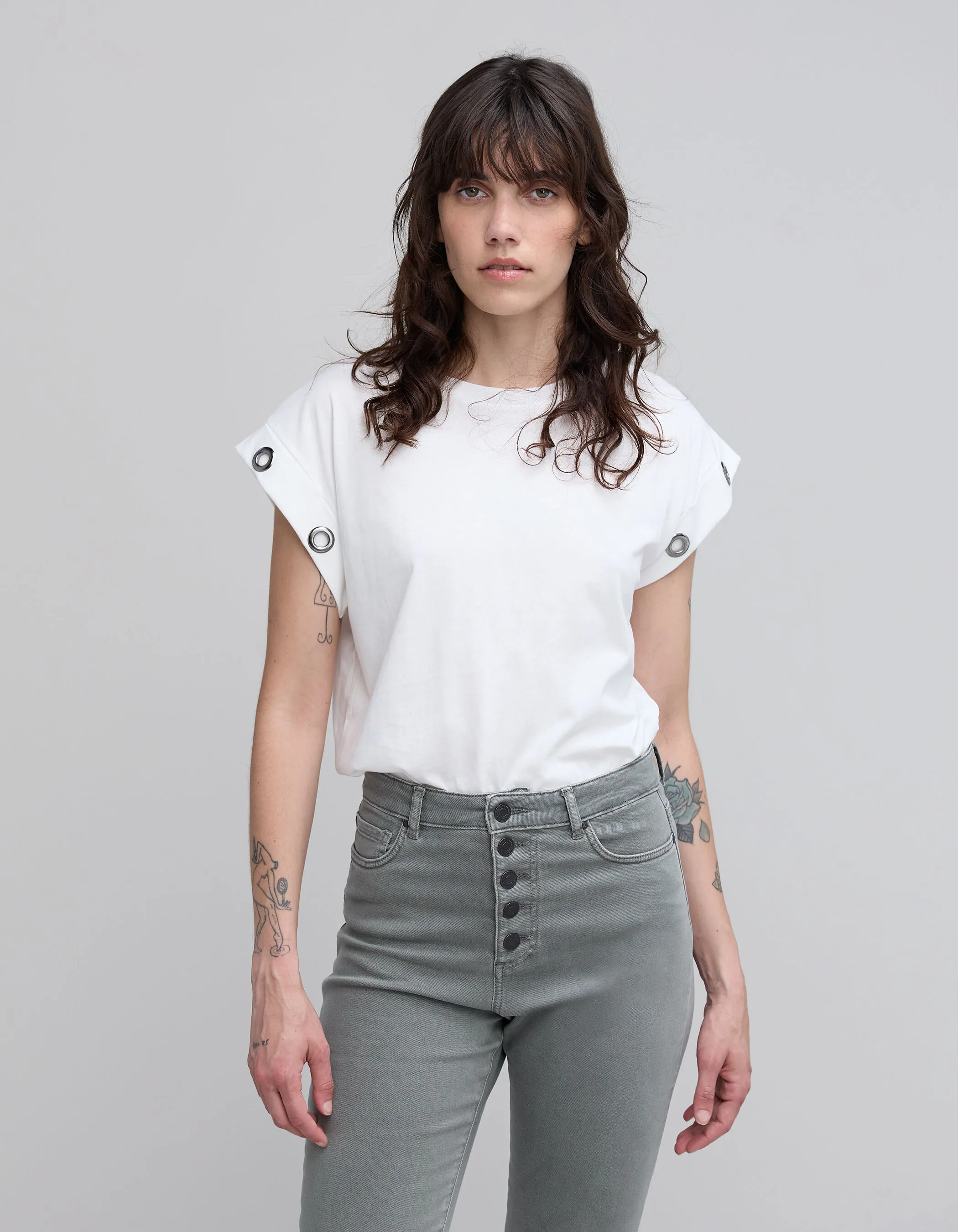 Tee-shirt blanc décor pressions manches Femme