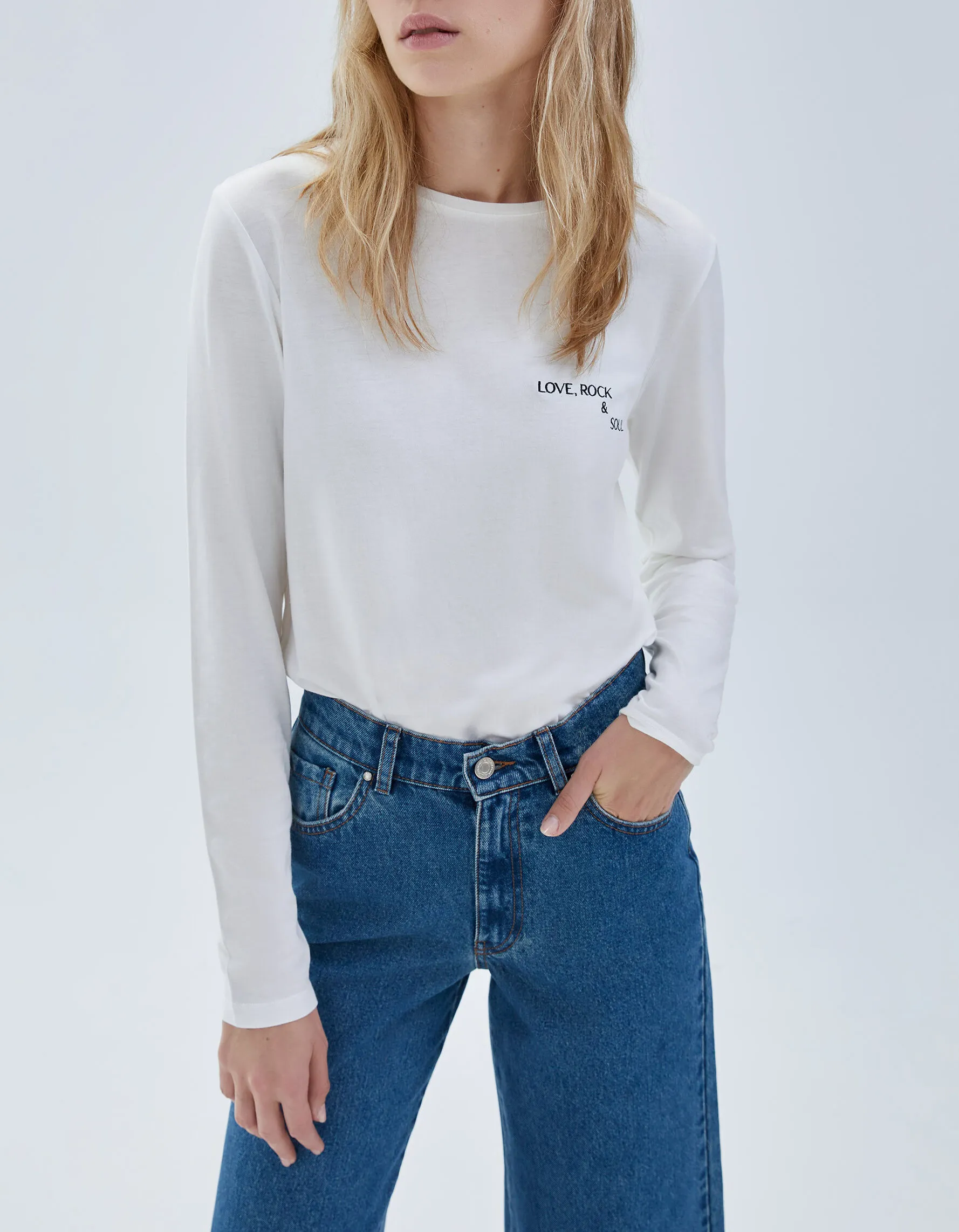 Tee-shirt blanc message brodé poitrine Femme