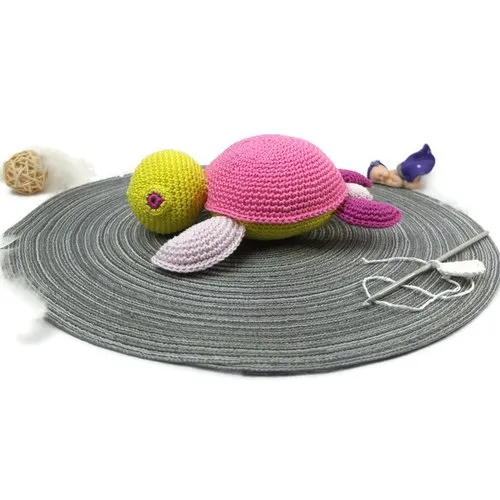 Tortue au crochet multicolore en fil de coton