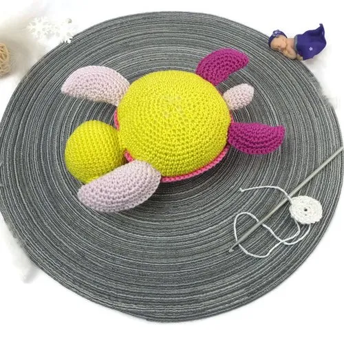 Tortue au crochet multicolore en fil de coton